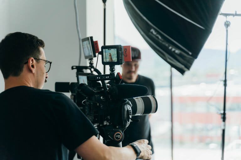 Videoformat für Unternehmen: Dreh eines Imagefilms bei ElringKlinger