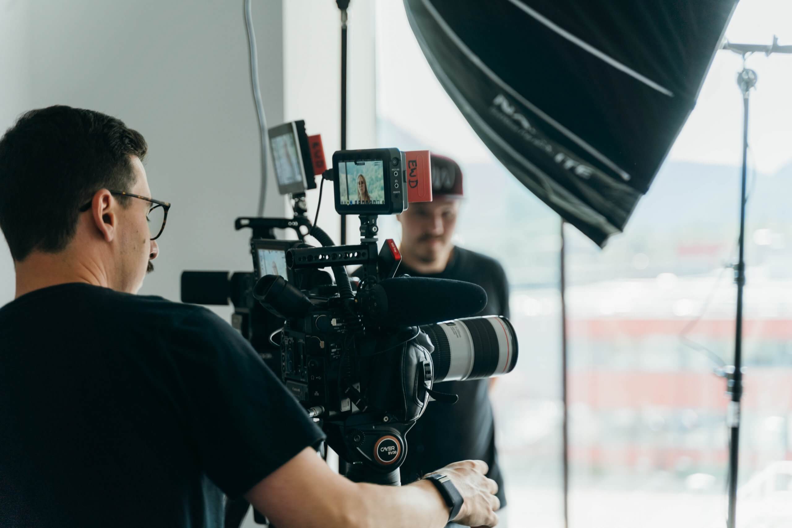 Videoformat für Unternehmen: Dreh eines Imagefilms bei ElringKlinger